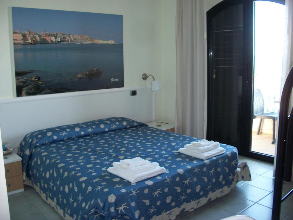 Hotel Tirreno Formia Room photo